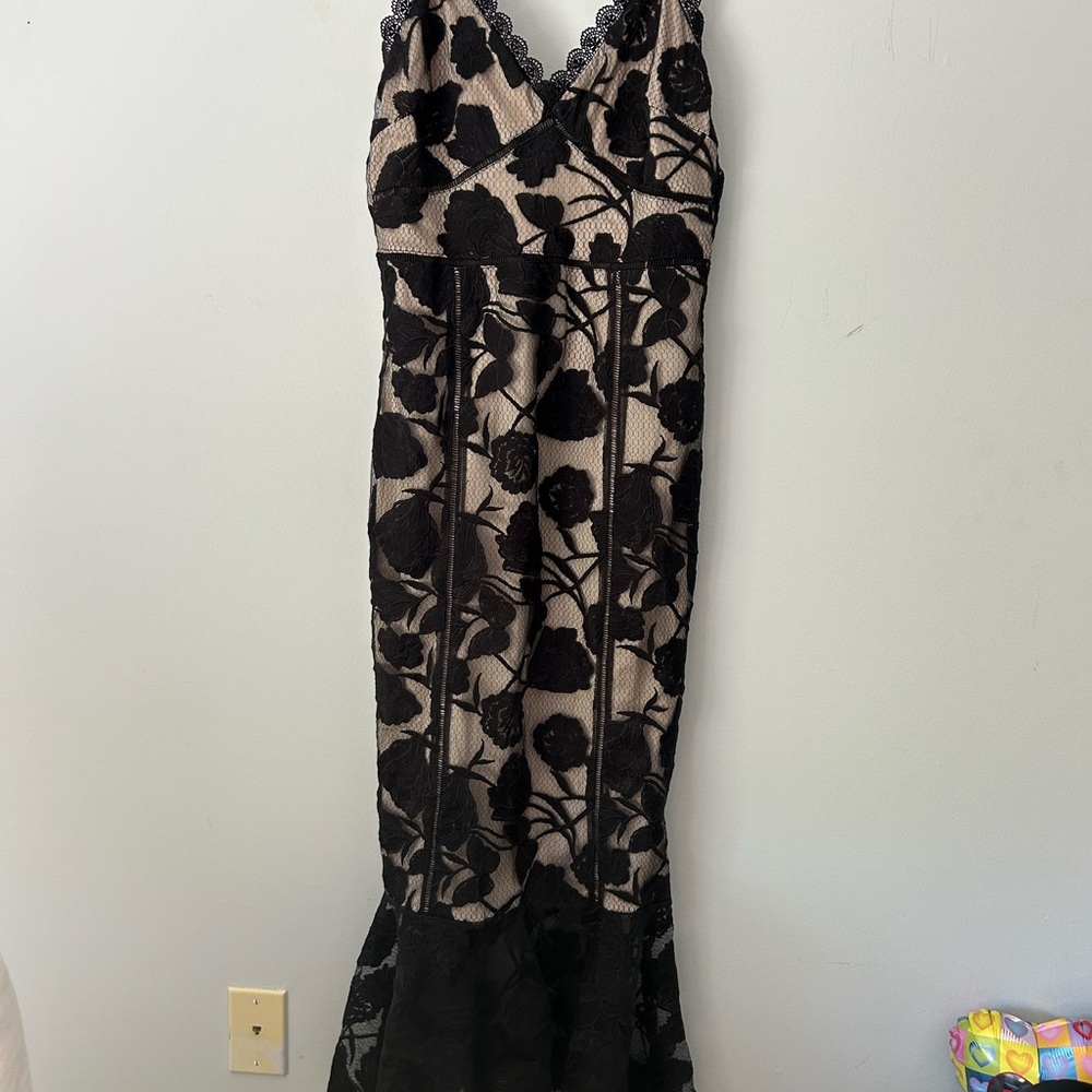 Lulu's Black Sheath V-Neck Long Sleeve Midi Dress